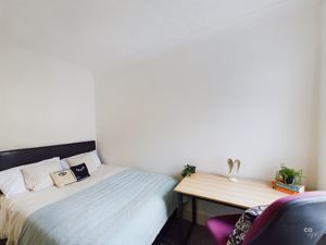 bed 4- click for photo gallery
